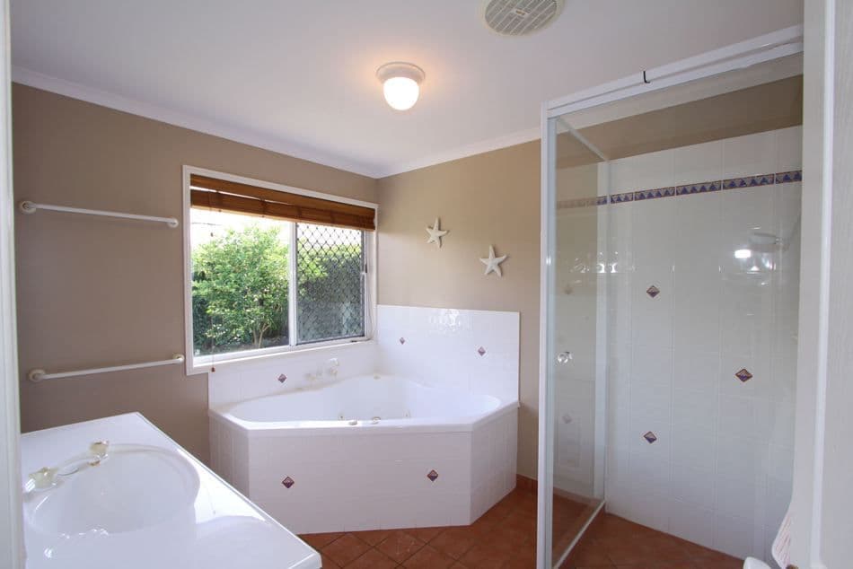 229 Barolin Esplanade, CORAL COVE QLD 4670, Coral Cove - Thumbnail 6
