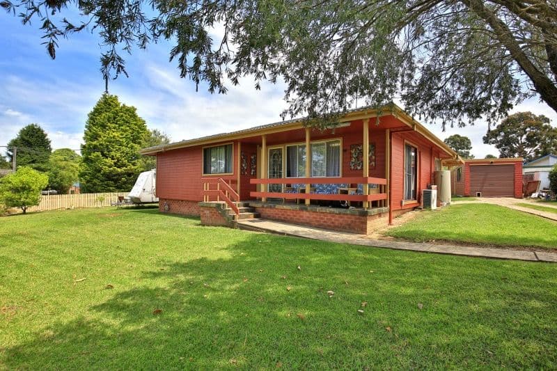 17 Alfred Street, Bomaderry - Image 1