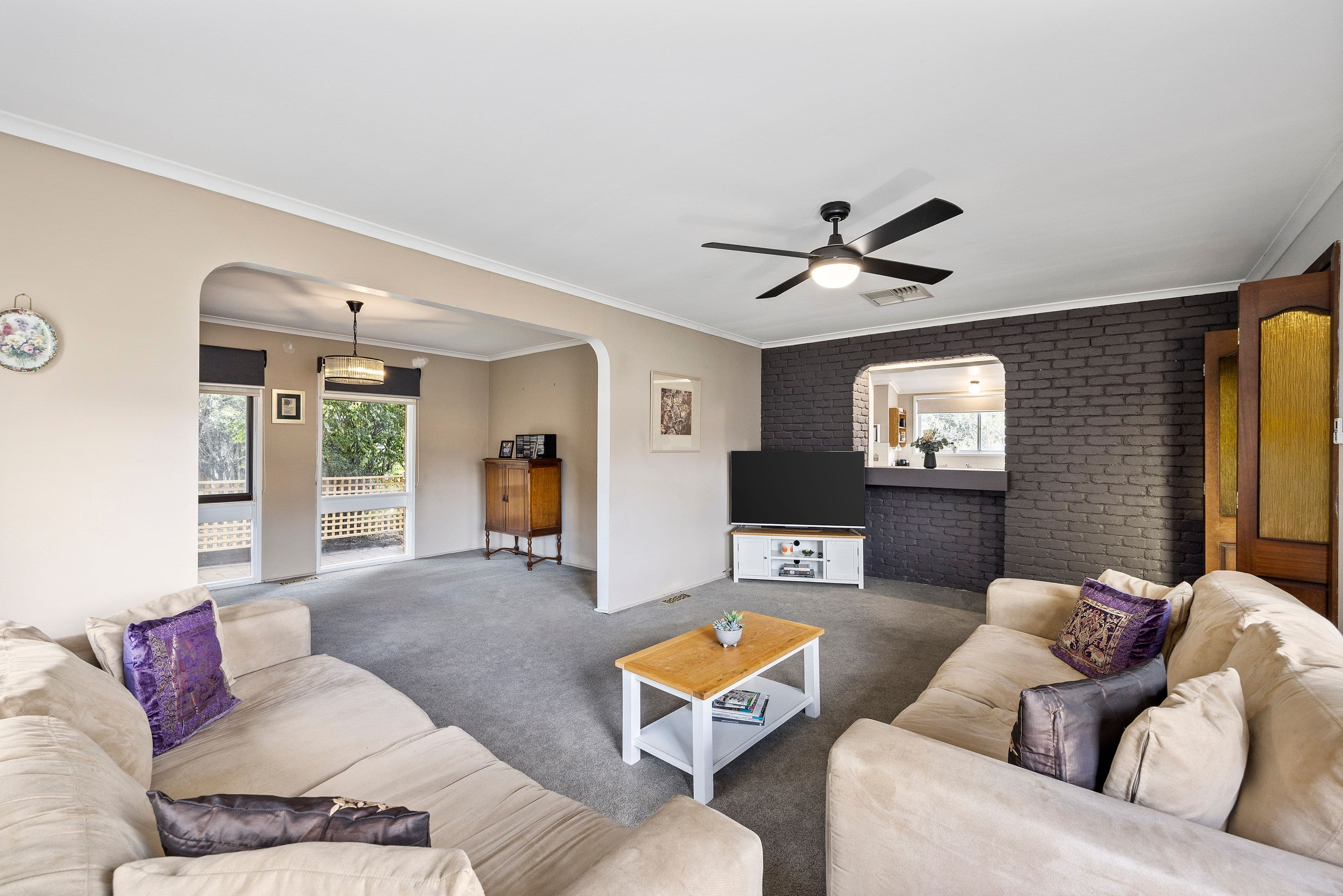 6 Gill Place, Sunbury VIC 3429, Sunbury - Thumbnail 2