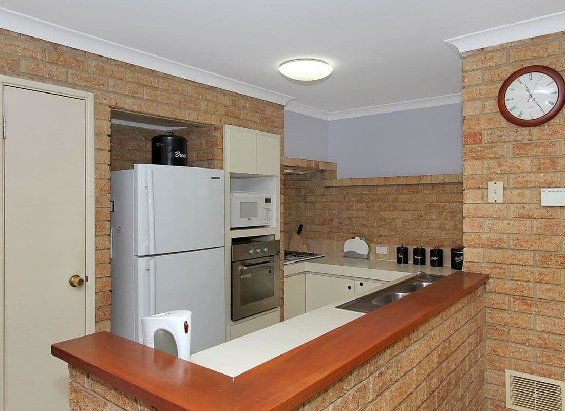 28 Aussat Drive, EDEN HILL WA 6054, Eden Hill - Thumbnail 2