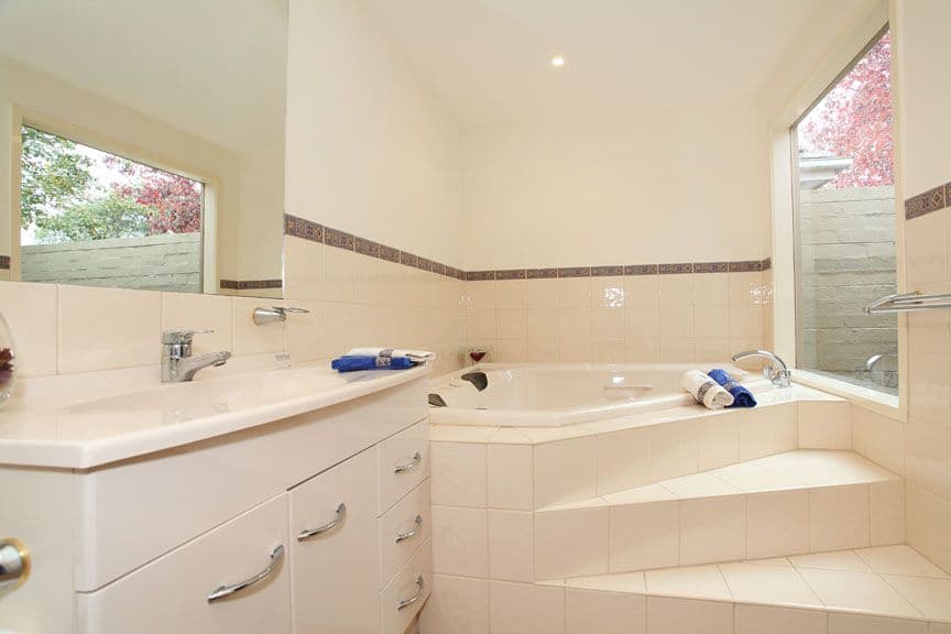 25 Watsons Road, GLEN WAVERLEY VIC 3150, Glen Waverley - Thumbnail 8
