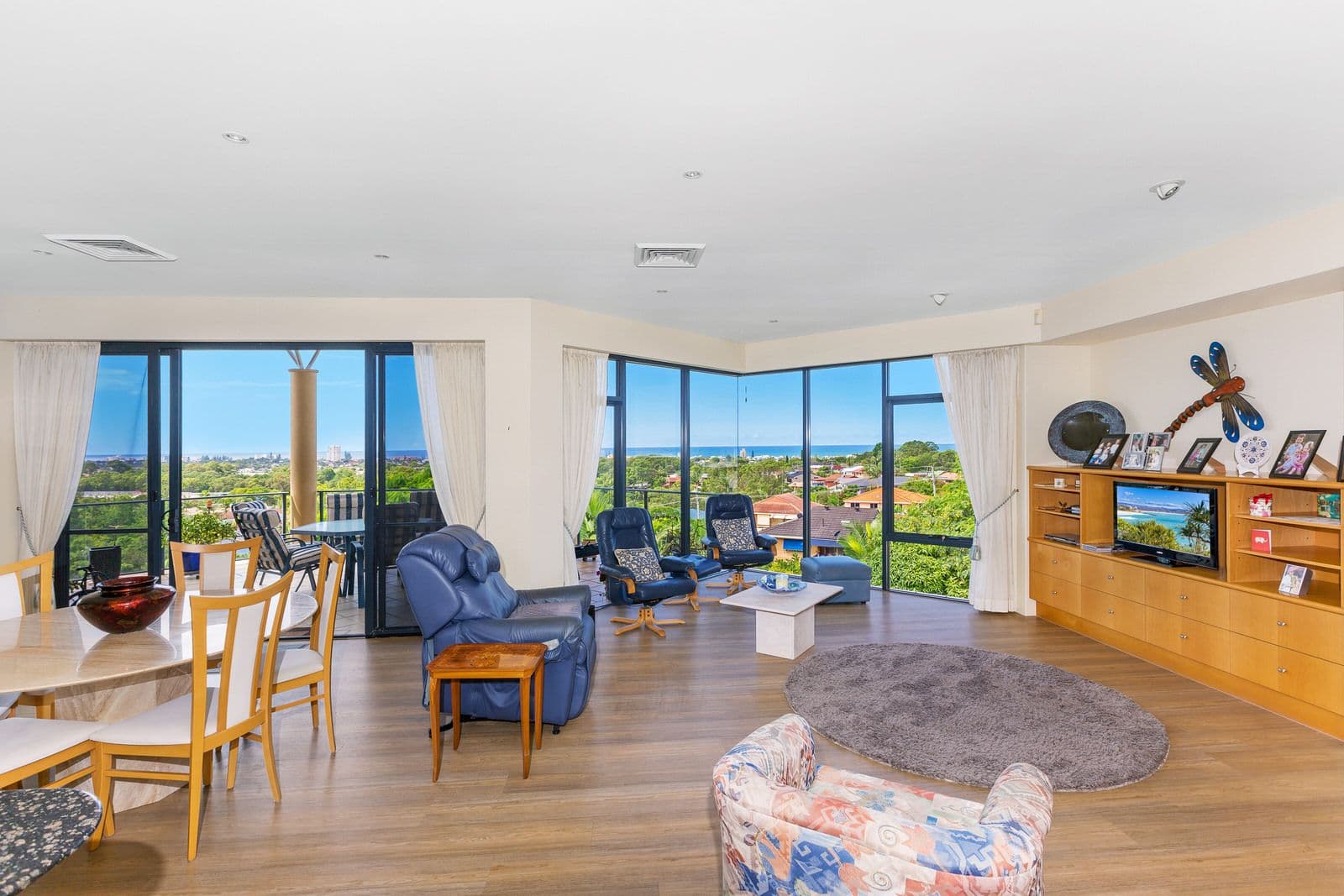 137 K P McGrath Drive, Elanora QLD 4221, Elanora - Thumbnail 2