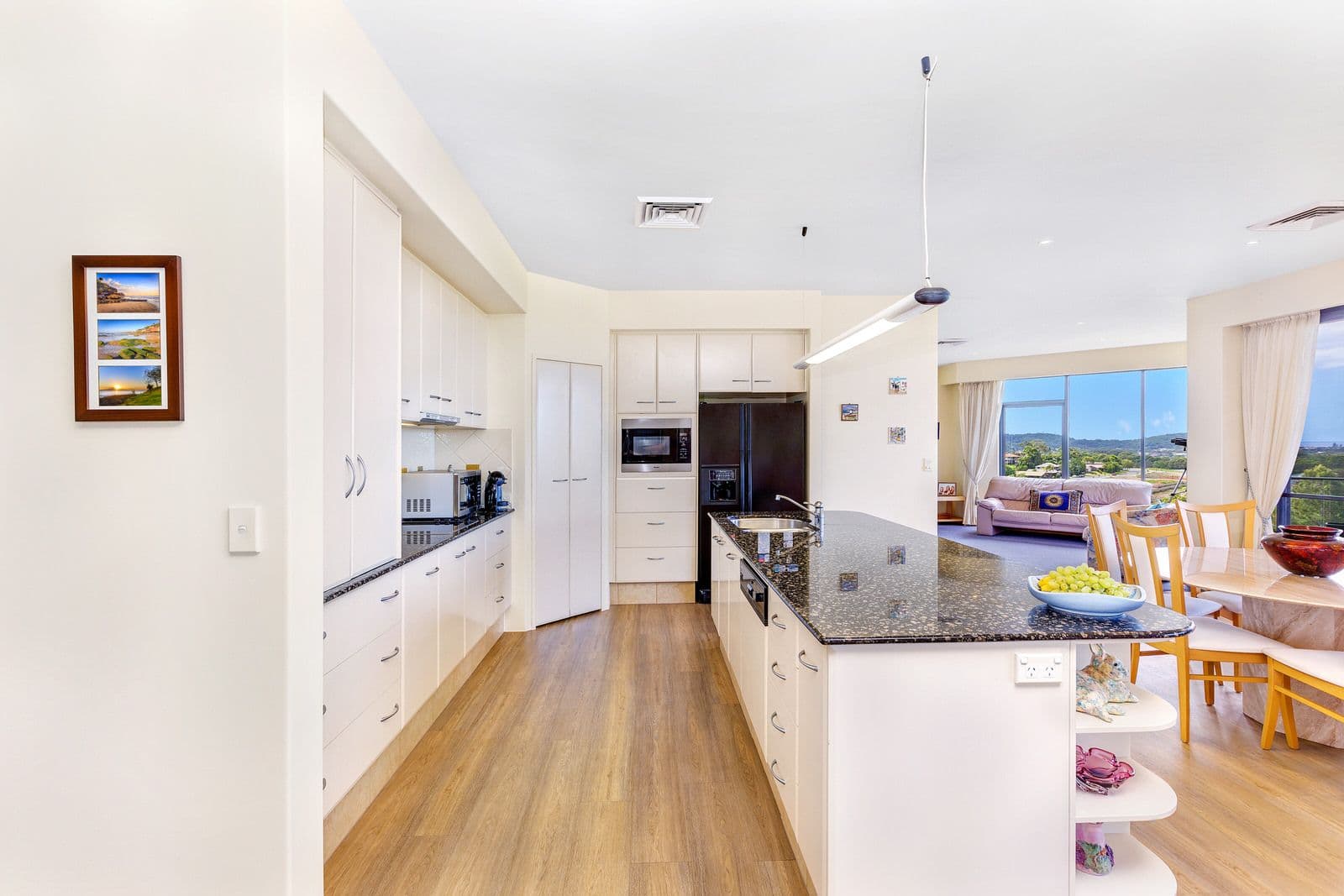 137 K P McGrath Drive, Elanora QLD 4221, Elanora - Thumbnail 4