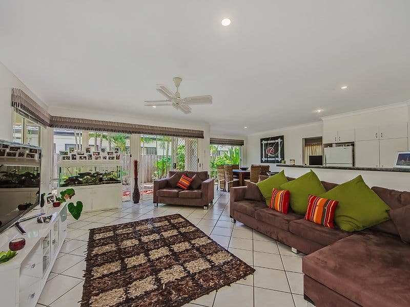 143 Dunlin Drive, BURLEIGH WATERS QLD 4220, Burleigh Waters - Thumbnail 2
