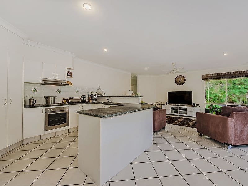 143 Dunlin Drive, BURLEIGH WATERS QLD 4220, Burleigh Waters - Thumbnail 5
