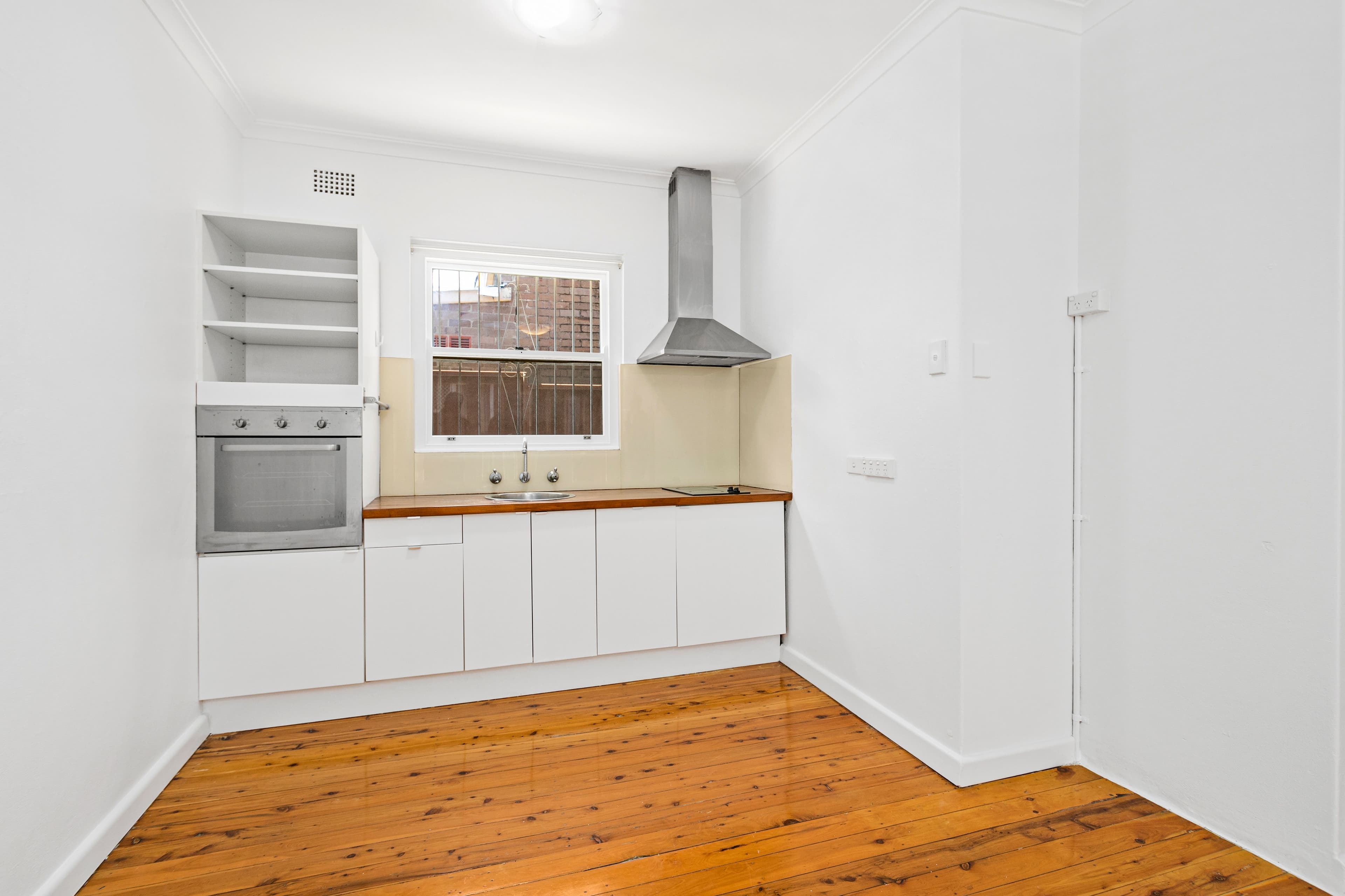 23 Hampton Court Road, Carlton NSW 2218, Carlton - Thumbnail 4