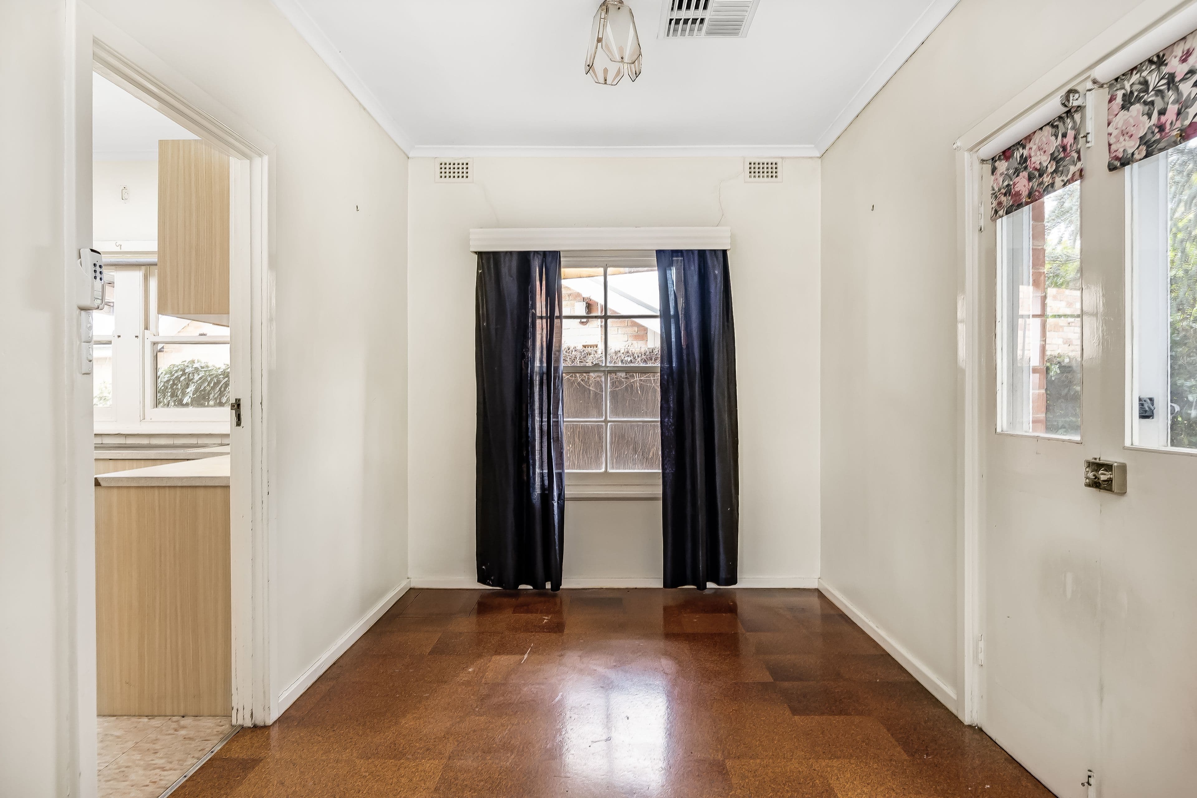 94 Price Avenue, Clapham SA 5062, Clapham - Thumbnail 4