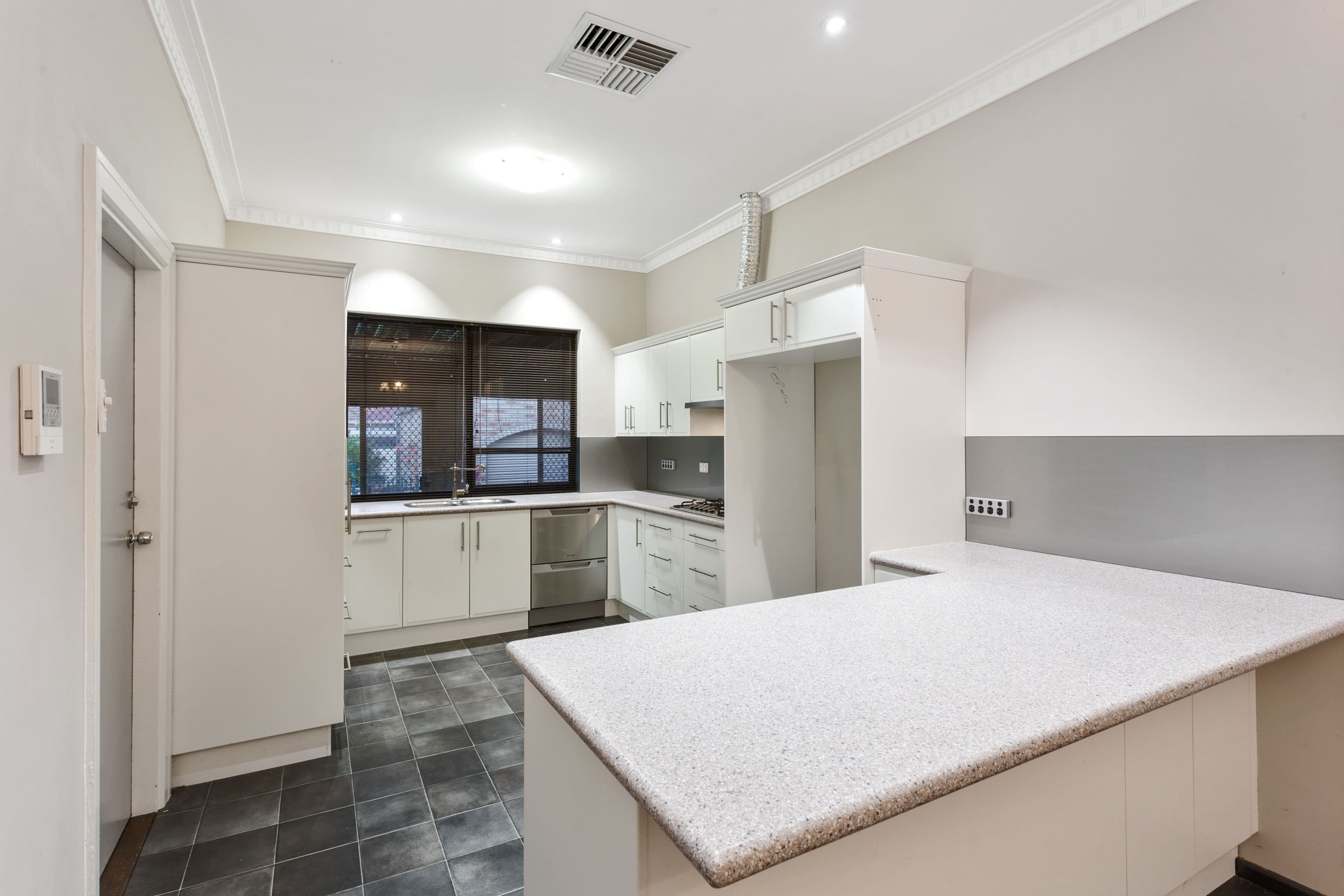 310 Crawford Road, Inglewood WA 6052, Inglewood - Thumbnail 5