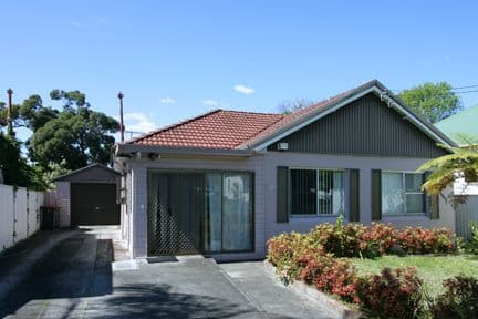 9 Walgooan Way, Ocean Shores - Image 1