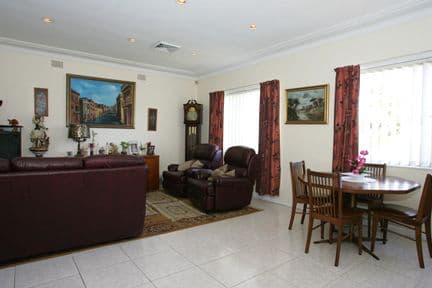 9 Walgooan Way, Ocean Shores - Thumbnail 2