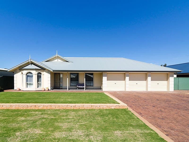 6 Strathoak Crescent, STRATHALBYN SA 5255, Strathalbyn - Image 1