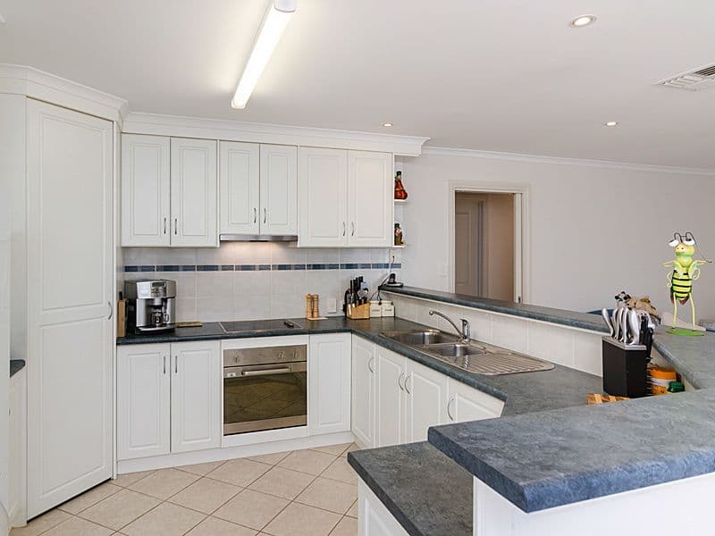 6 Strathoak Crescent, STRATHALBYN SA 5255, Strathalbyn - Thumbnail 4