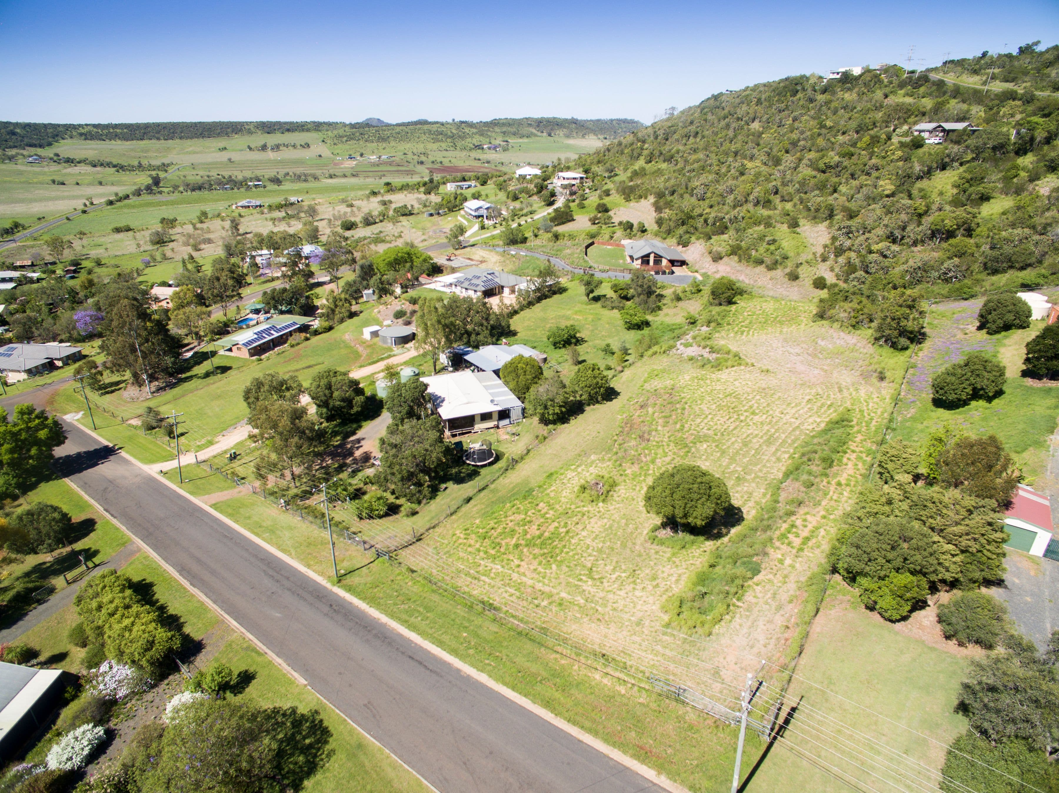 9 Nichols Drive, Glencoe QLD 4352, Glencoe - Thumbnail 2