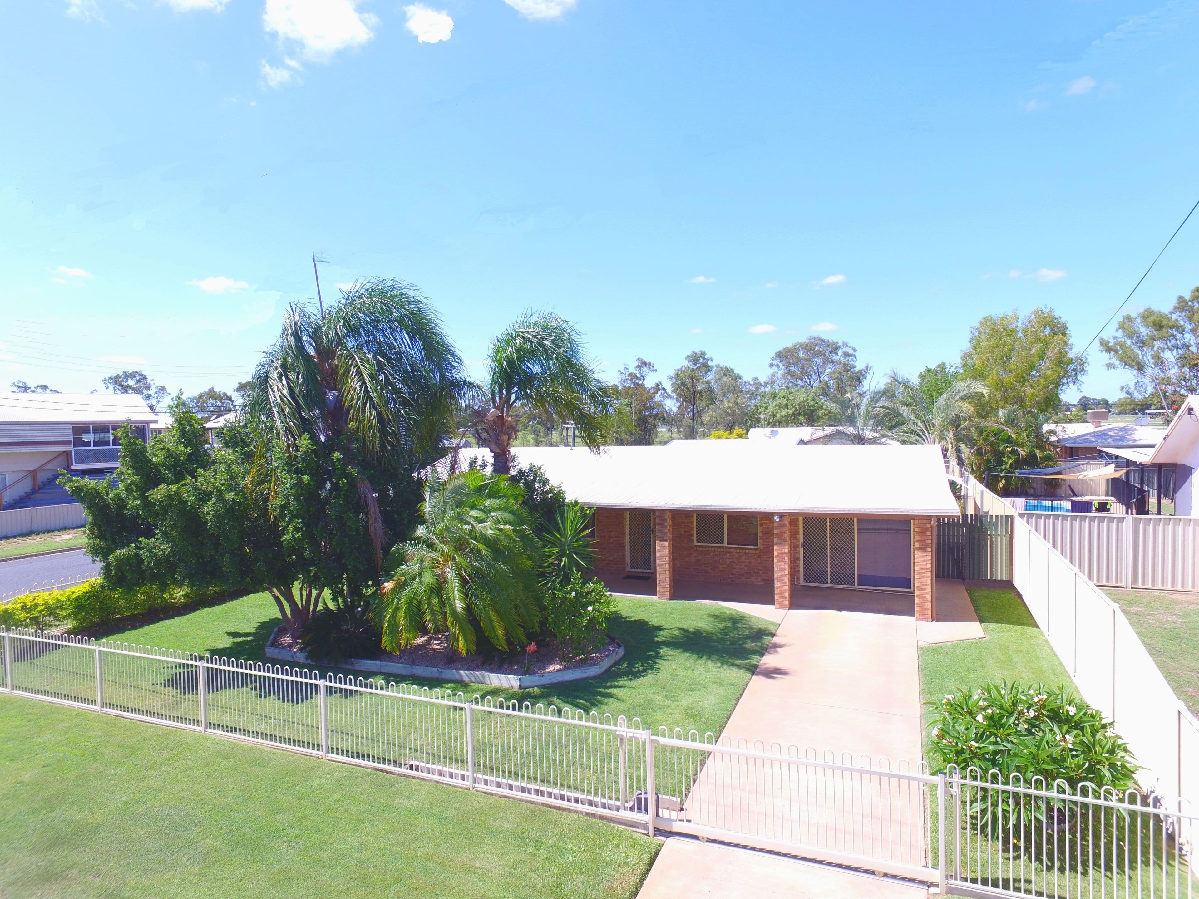 28 Staal Crescent, Emerald QLD 4720, Emerald - Thumbnail 2