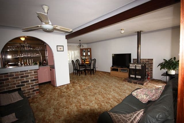 7 Selkirk Street, ST ANDREWS NSW 2566, St Andrews - Thumbnail 3