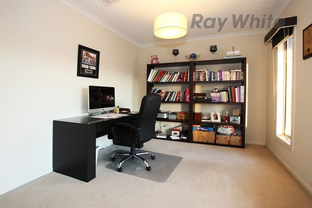 30 Lindsay Gardens, POINT COOK VIC 3030, Point Cook - Thumbnail 2