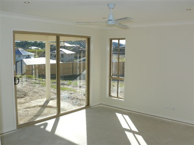 5 Farraday Crescent, PACIFIC PINES QLD 4211, Pacific Pines - Thumbnail 4