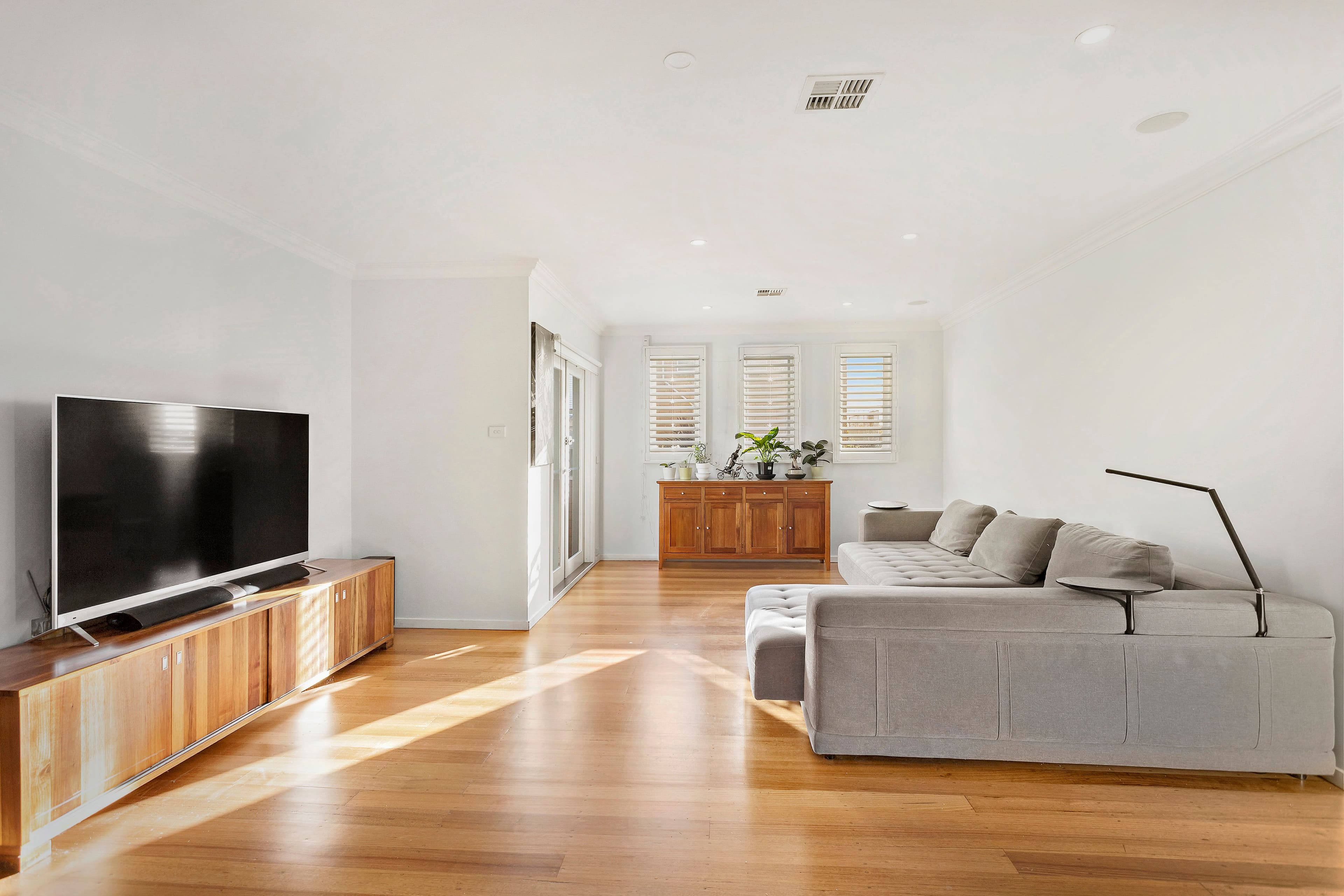 5 Newton Street, Chadstone VIC 3148, Chadstone - Thumbnail 2