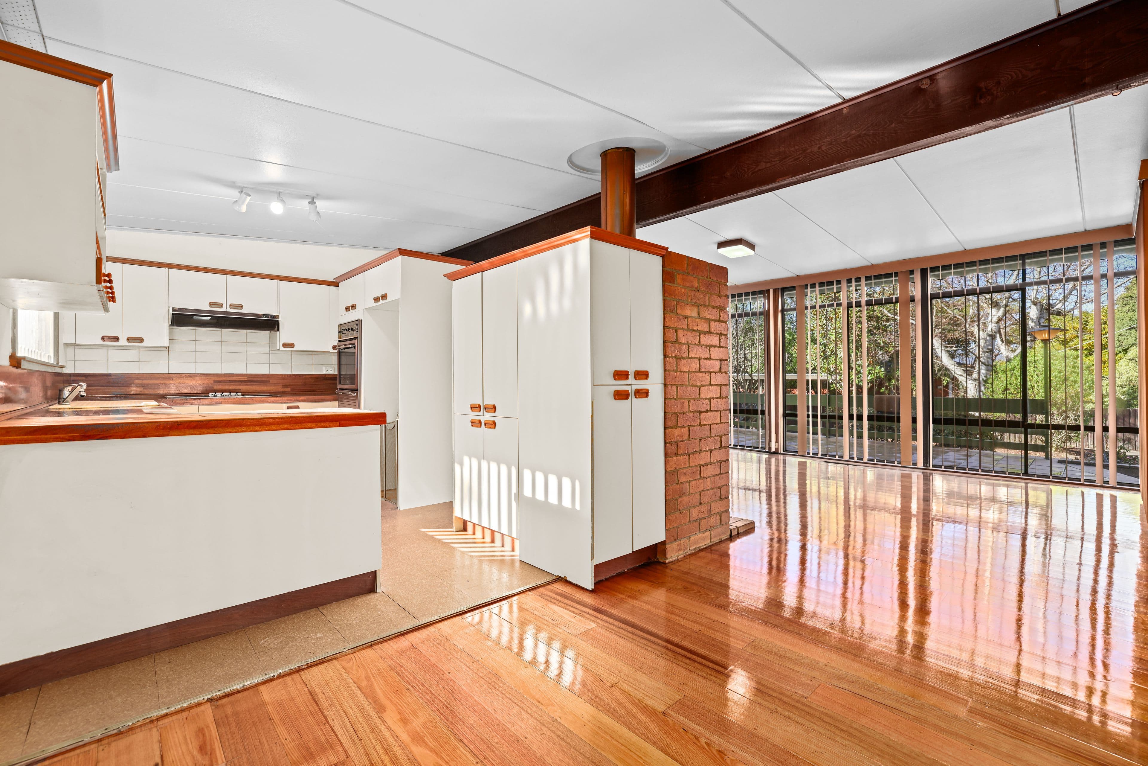 17 Kirrawee Avenue, Wantirna South VIC 3152, Wantirna South - Thumbnail 3