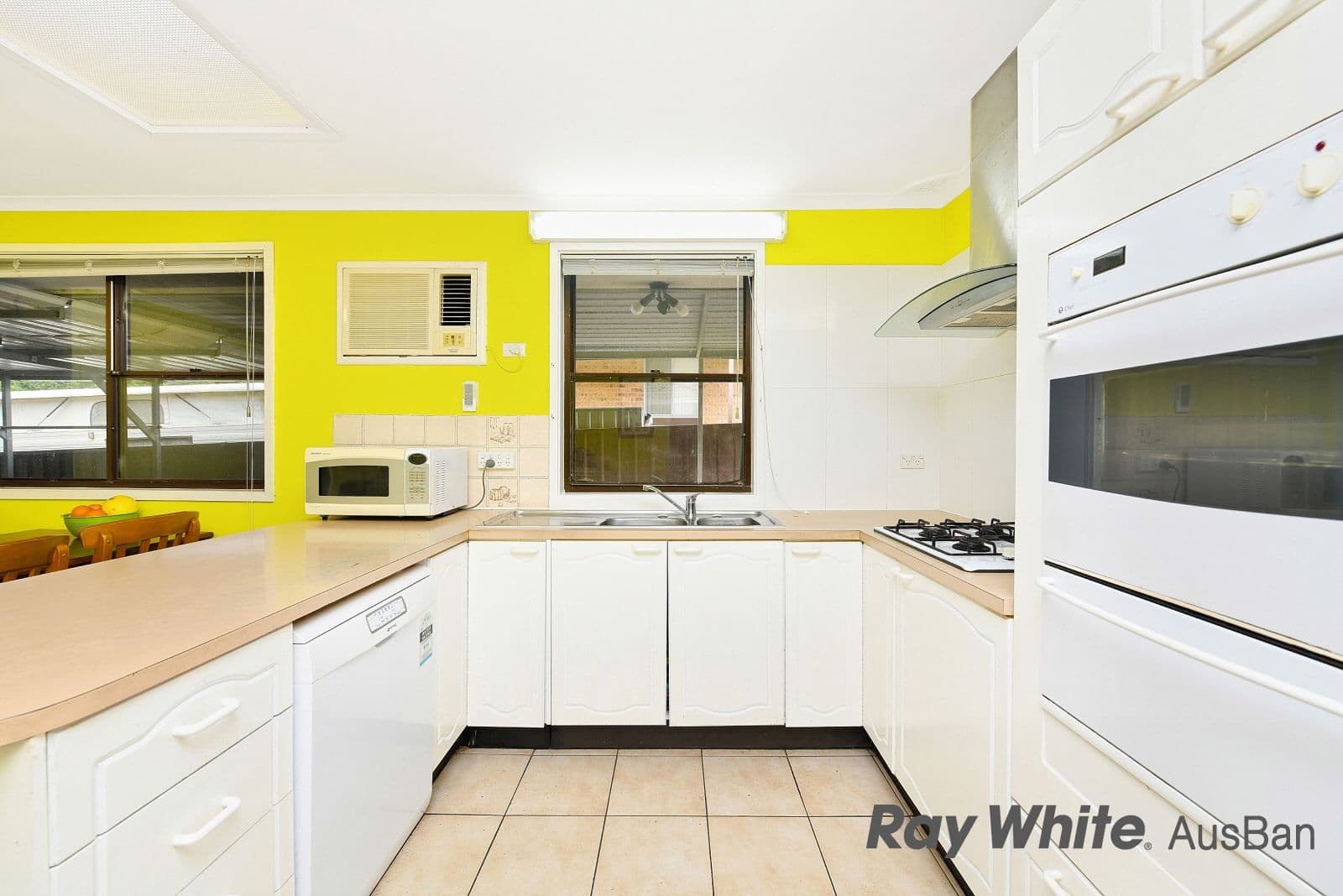 4 Arum Place, Macquarie Fields NSW 2564, Macquarie Fields - Thumbnail 3