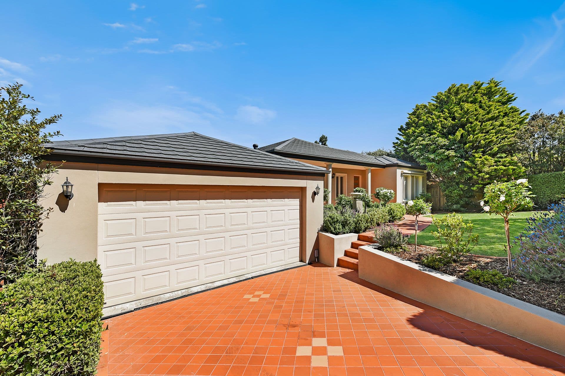 53 Edrington Park Drive, Berwick VIC 3806, Berwick - Thumbnail 2