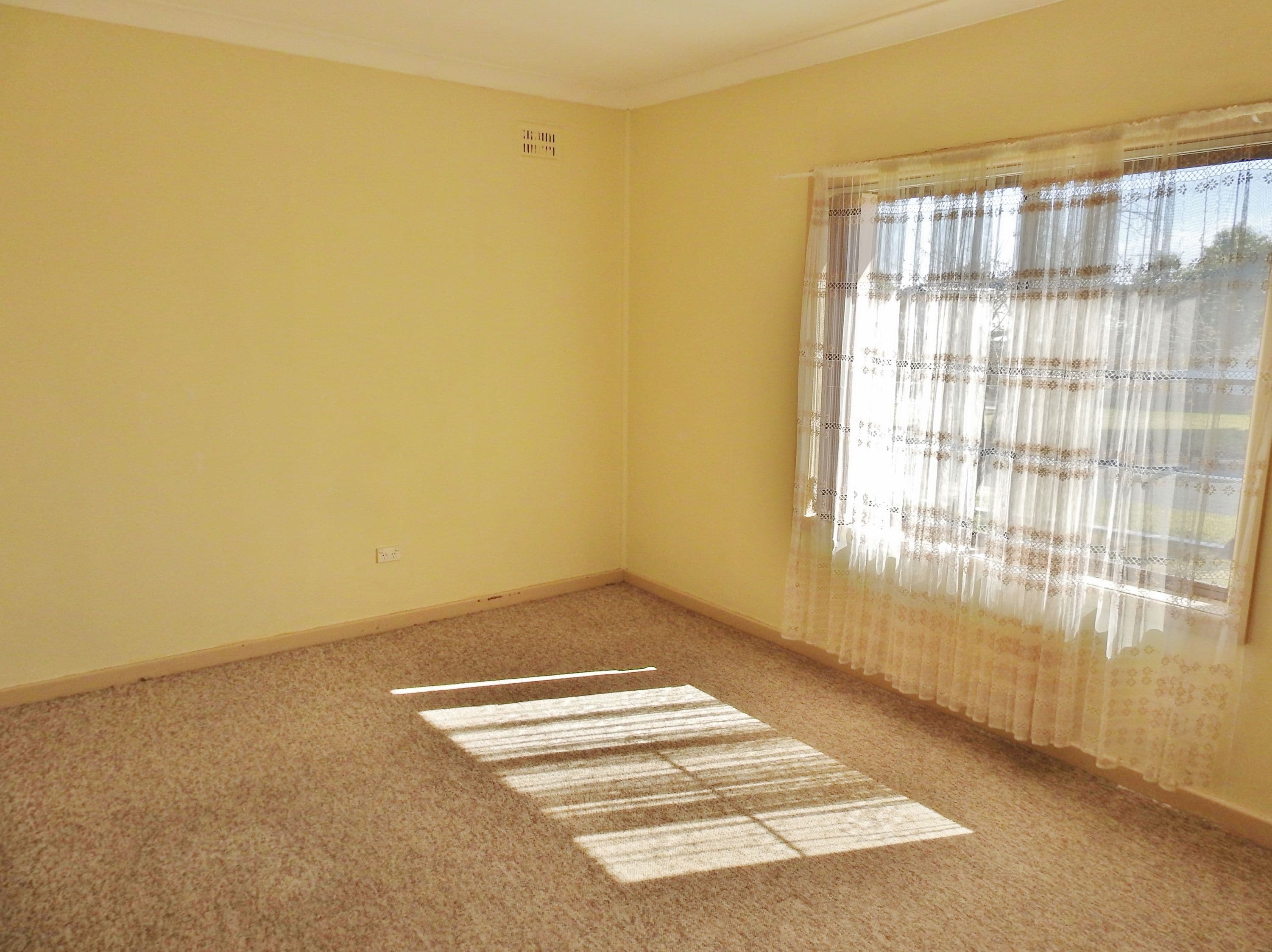 54 Currawong Street, Young - Thumbnail 8