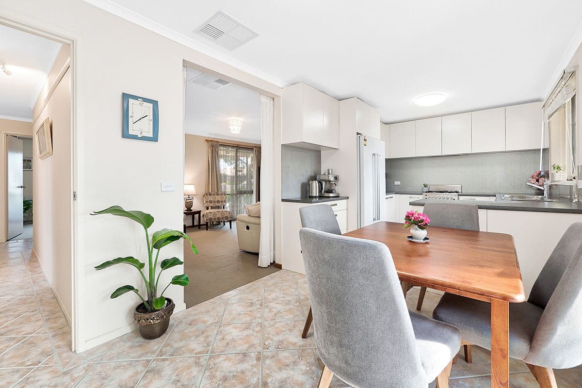 36 Willora Crescent, Cranbourne West VIC 3977, Cranbourne West - Thumbnail 3