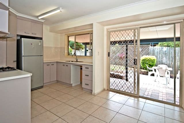 27 Knight Avenue, SILKSTONE QLD 4304, Silkstone - Thumbnail 4