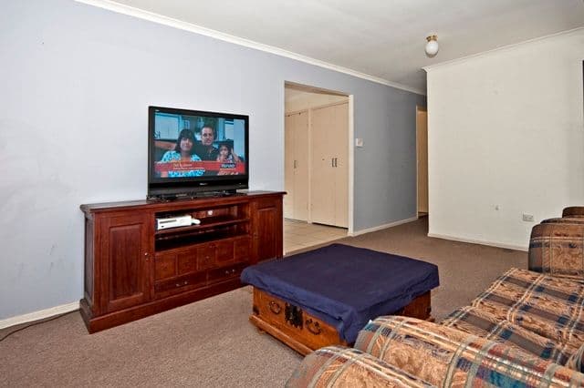 27 Knight Avenue, SILKSTONE QLD 4304, Silkstone - Thumbnail 6