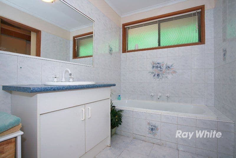 1 Hoop Pine Court, CRANBOURNE VIC 3977, Cranbourne North - Thumbnail 7