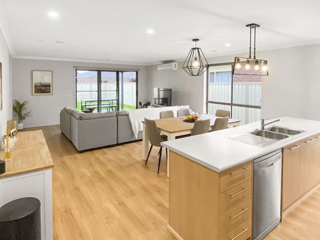 23 Warbler Street, Pakenham VIC 3810, Pakenham - Thumbnail 2