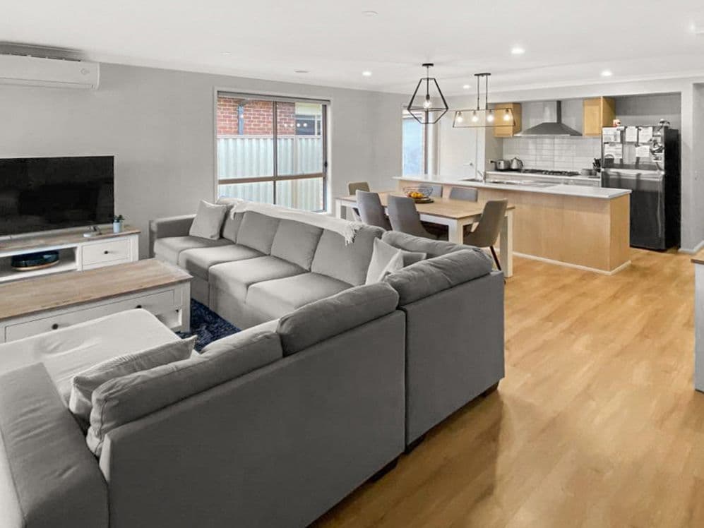 23 Warbler Street, Pakenham VIC 3810, Pakenham - Thumbnail 3