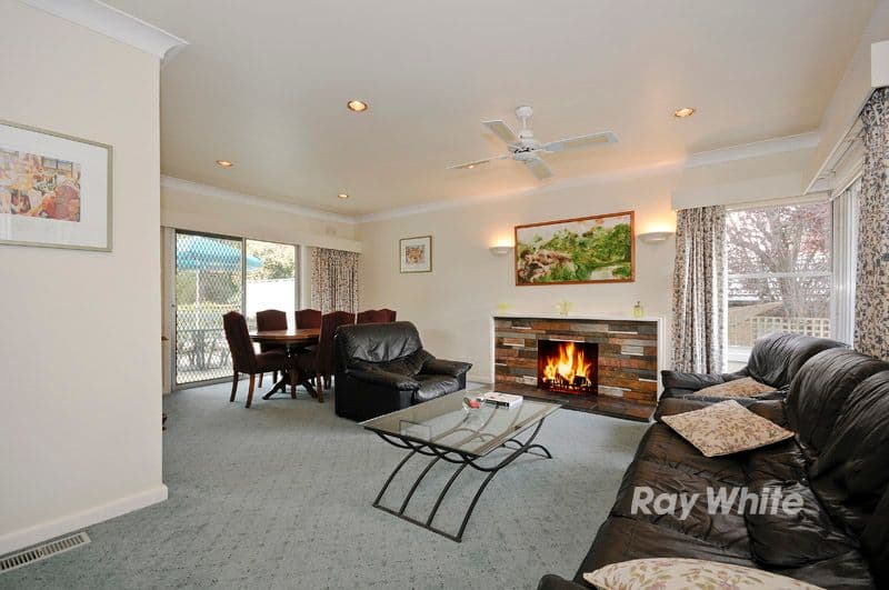 31 Kirrawee Avenue, WANTIRNA SOUTH VIC 3152, Wantirna South - Thumbnail 2