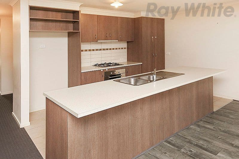 242 The Lakes Boulevard, South Morang VIC 3752, South Morang - Thumbnail 2