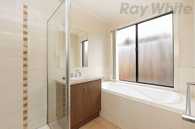242 The Lakes Boulevard, South Morang VIC 3752, South Morang - Thumbnail 7
