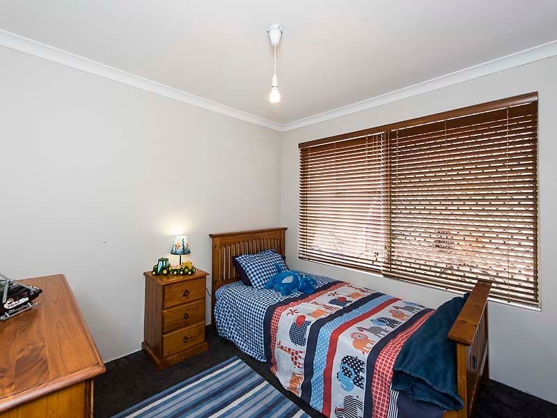 7 Castlerock Avenue, Waikiki WA 6169, Waikiki - Thumbnail 4