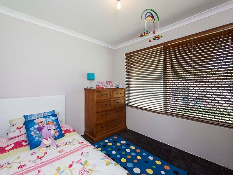 7 Castlerock Avenue, Waikiki WA 6169, Waikiki - Thumbnail 5