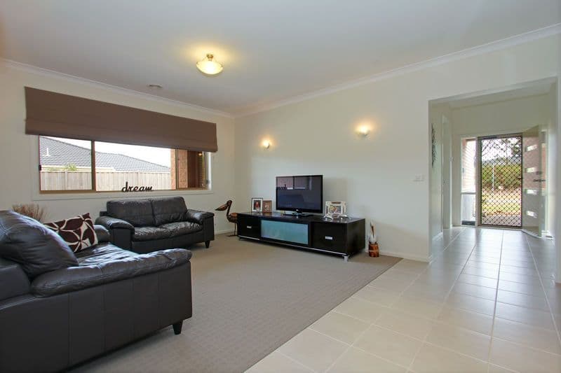 15 Parkedge Circuit, ROSEBUD VIC 3939, Rosebud - Thumbnail 3