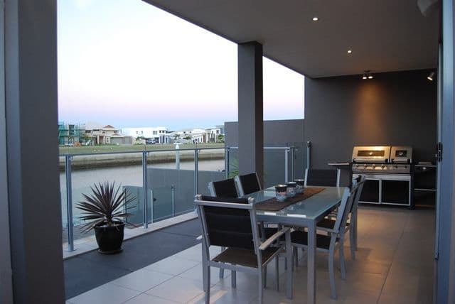 29 South Quay Drive, BIGGERA WATERS QLD 4216, Biggera Waters - Thumbnail 4