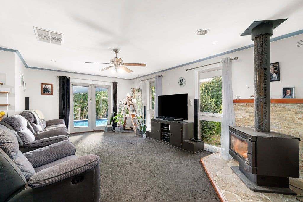 43 Sasses Avenue, Bayswater VIC 3153, Bayswater - Thumbnail 2