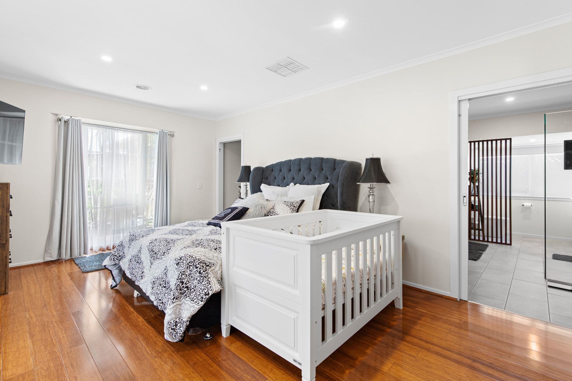 10 Jarrah Court, Hoppers Crossing VIC 3029, Hoppers Crossing - Thumbnail 2