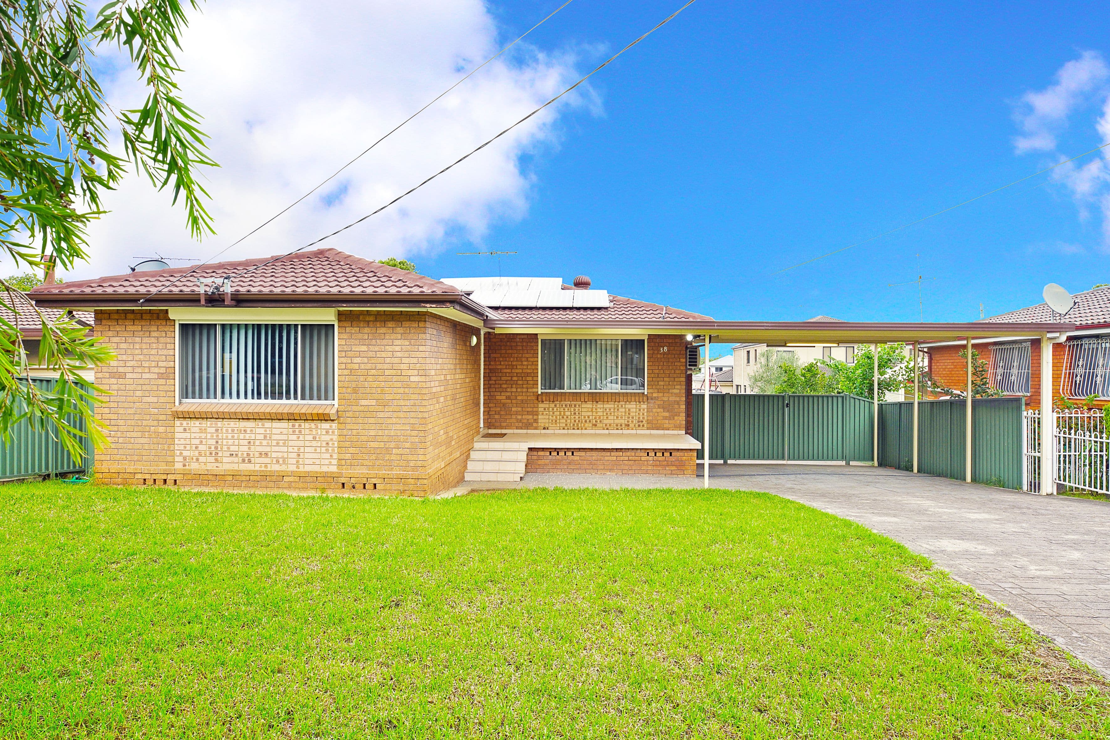 38 Thrift Street, Colyton - Thumbnail 2