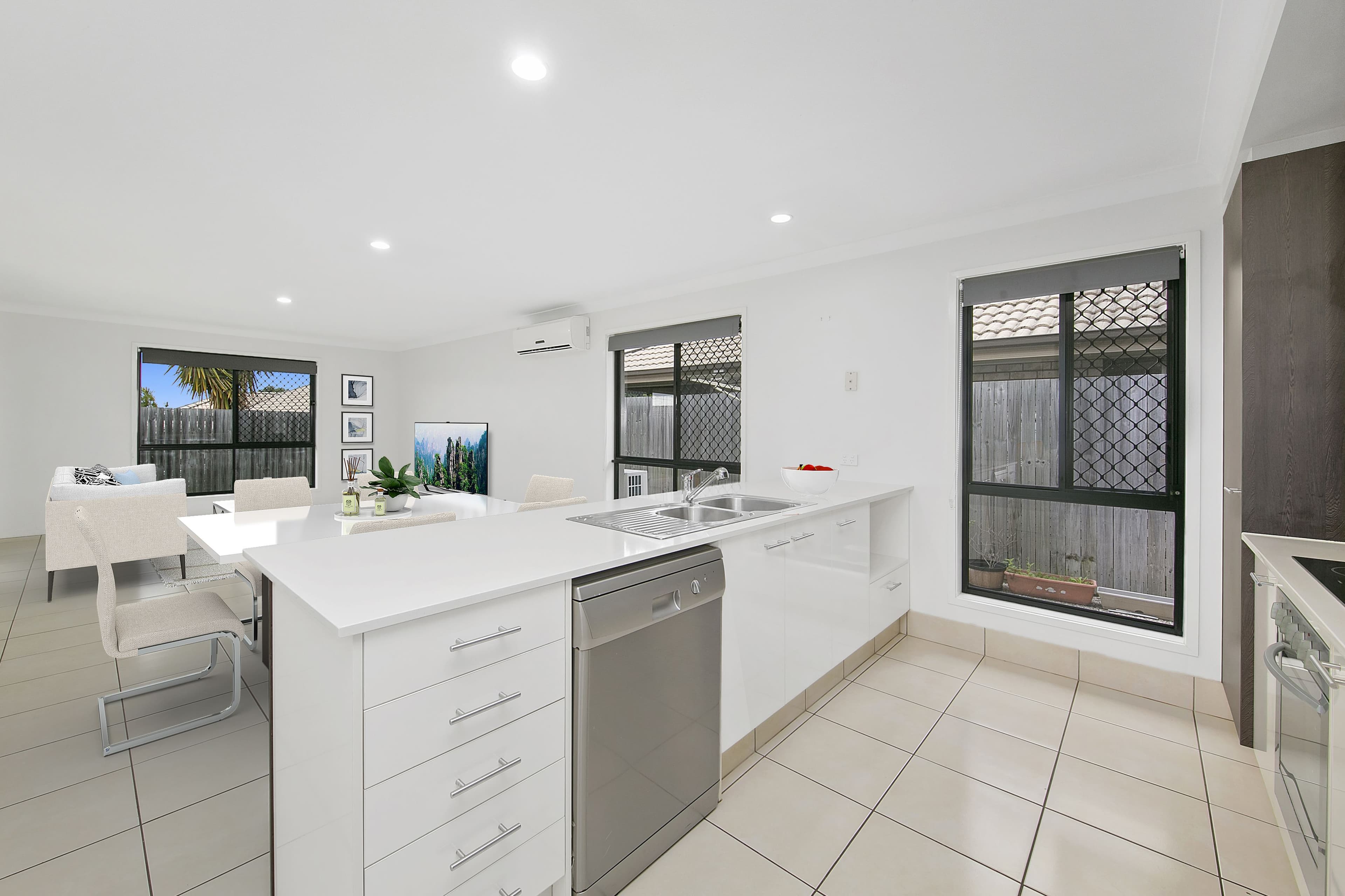 8 Severn Crescent, North Lakes QLD 4509, North Lakes - Thumbnail 8