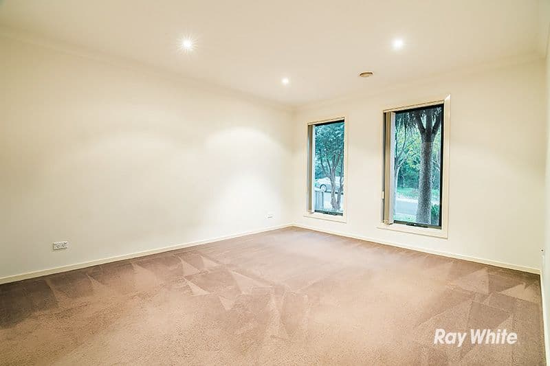3 Greenview Court, Cranbourne North VIC 3977, Cranbourne North - Thumbnail 2