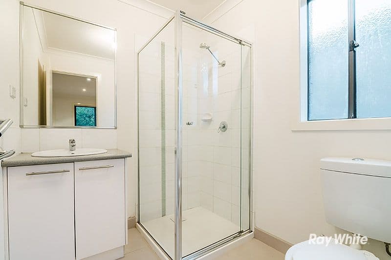 3 Greenview Court, Cranbourne North VIC 3977, Cranbourne North - Thumbnail 3