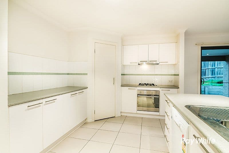 3 Greenview Court, Cranbourne North VIC 3977, Cranbourne North - Thumbnail 4