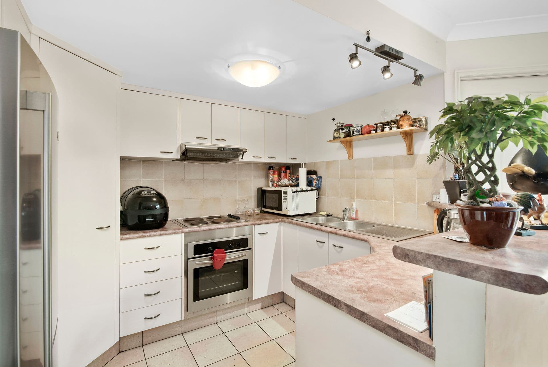 454 Coolangatta Road, Tugun QLD 4224, Tugun - Thumbnail 2
