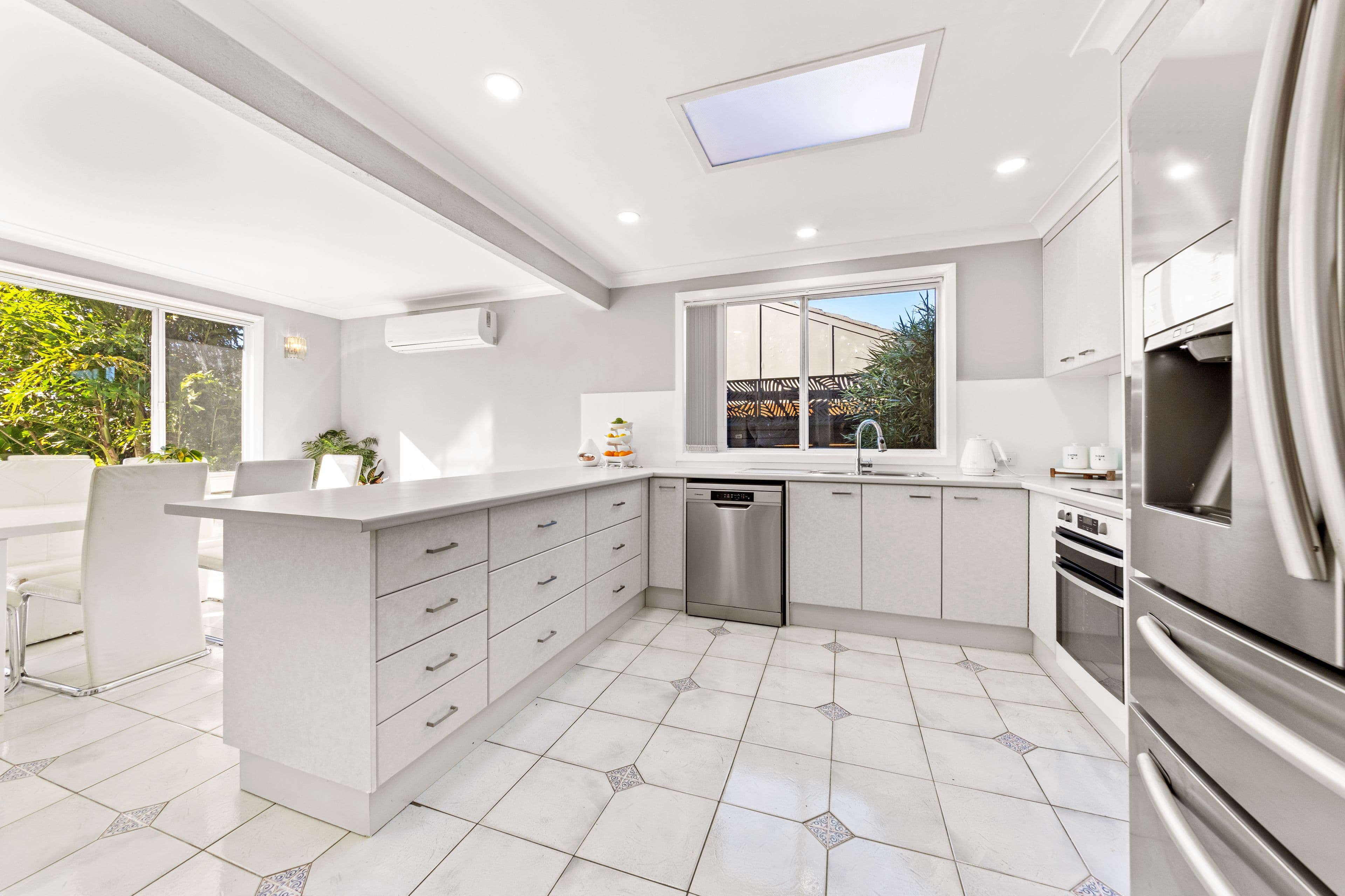 10 Narrunga Avenue, Buff Point NSW 2262, Buff Point - Thumbnail 2