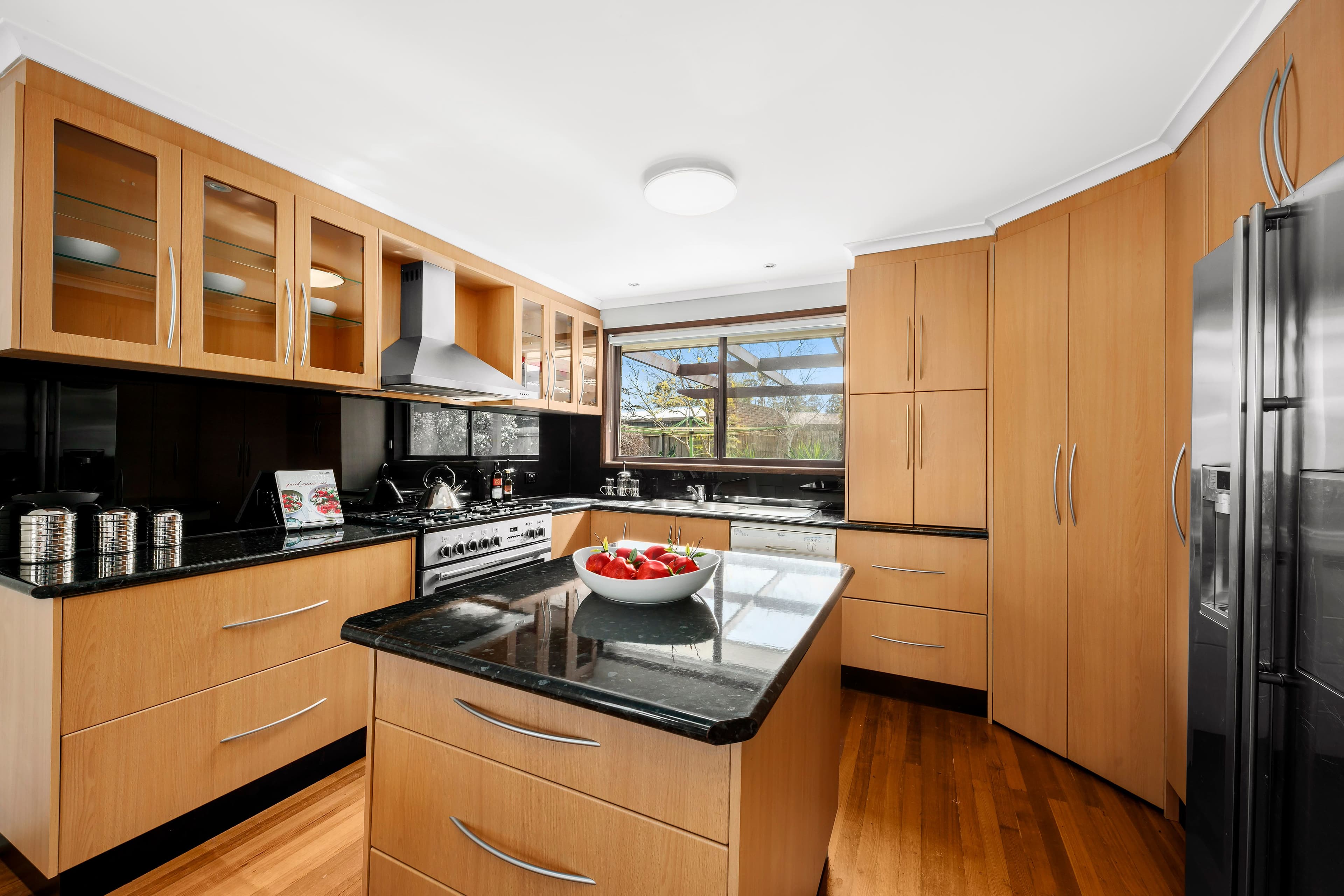 4 Vain Close, Mill Park VIC 3082, Mill Park - Thumbnail 2