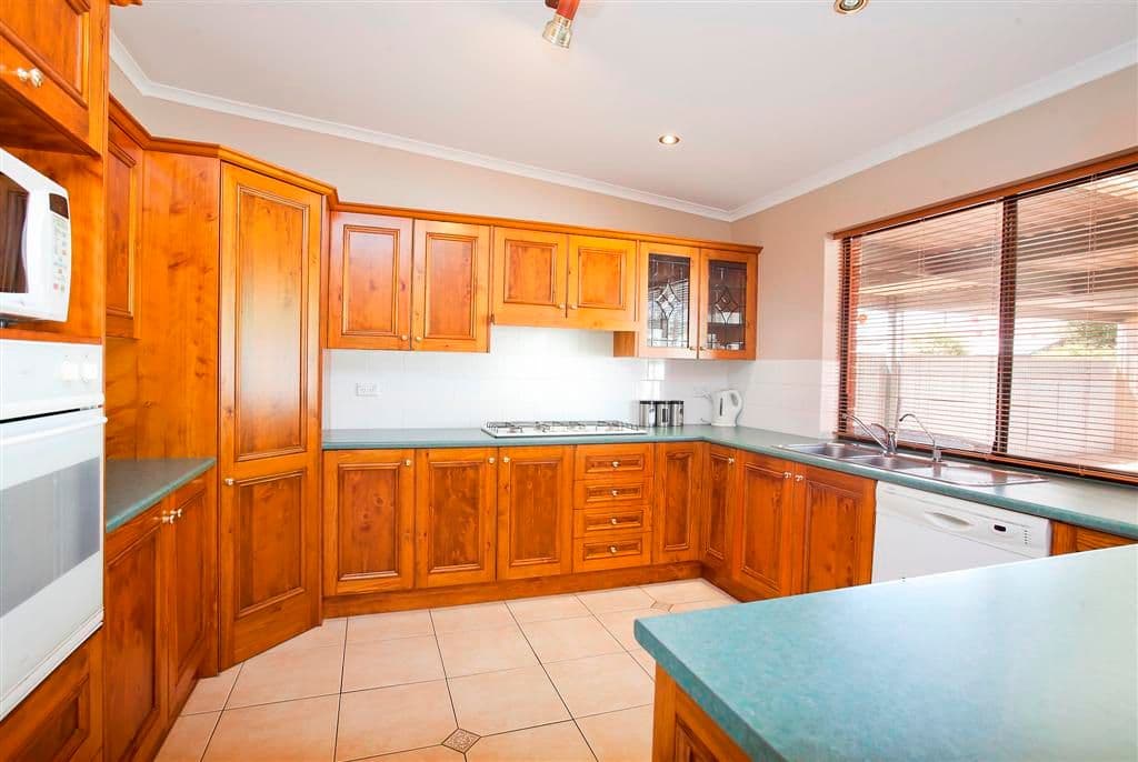 118 Phillip Drive, Sunbury, Sunbury - Thumbnail 3